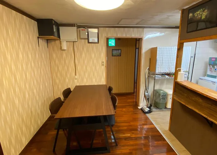 Okinawa Naha Jinjin -沖縄伝統体験型宿じんじん-